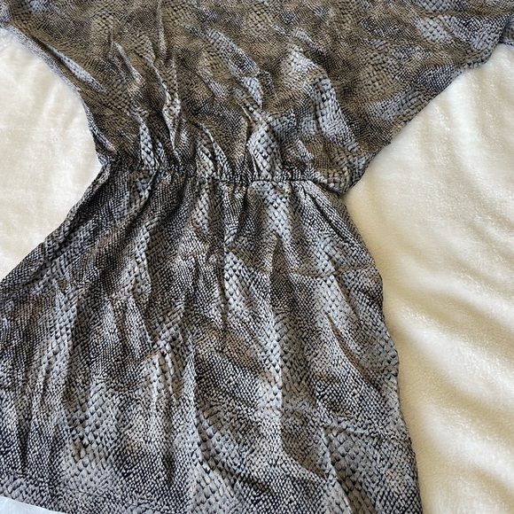 Karina Grimaldi Cold  Shoulder Silk Snake Print Dress - Picture 3 of 9